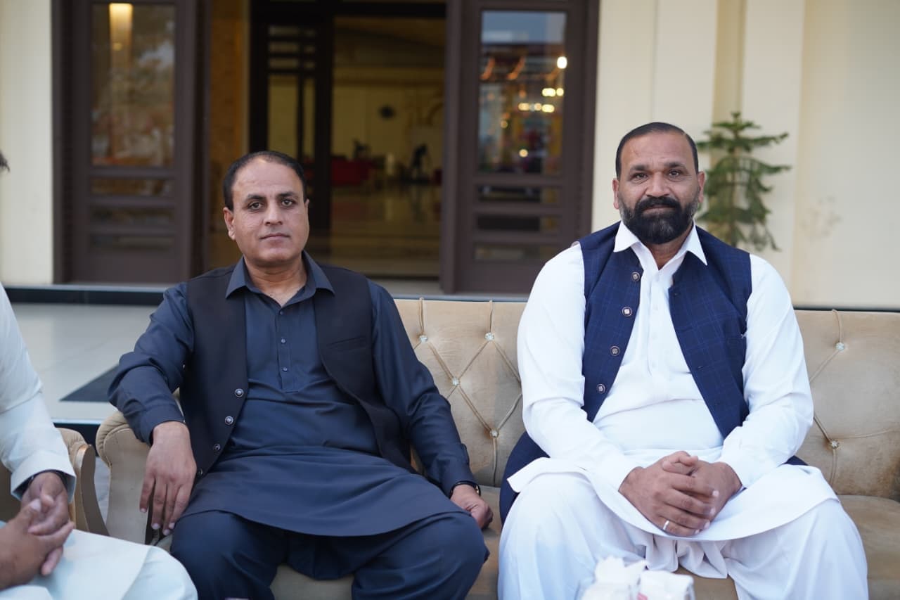 Live cooking stations Ramadan buffet Dina - Fresh Iftar food preparation